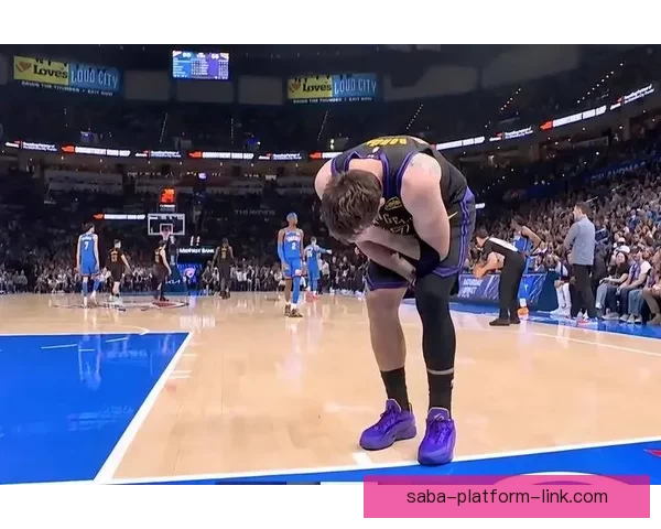 湖人伤病连锁反应里夫斯二级拉伤赛季报销东契奇无限期缺阵